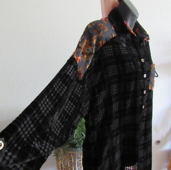 ADORE 3 Button Front Tunic Shirt - Picture 3 of 10